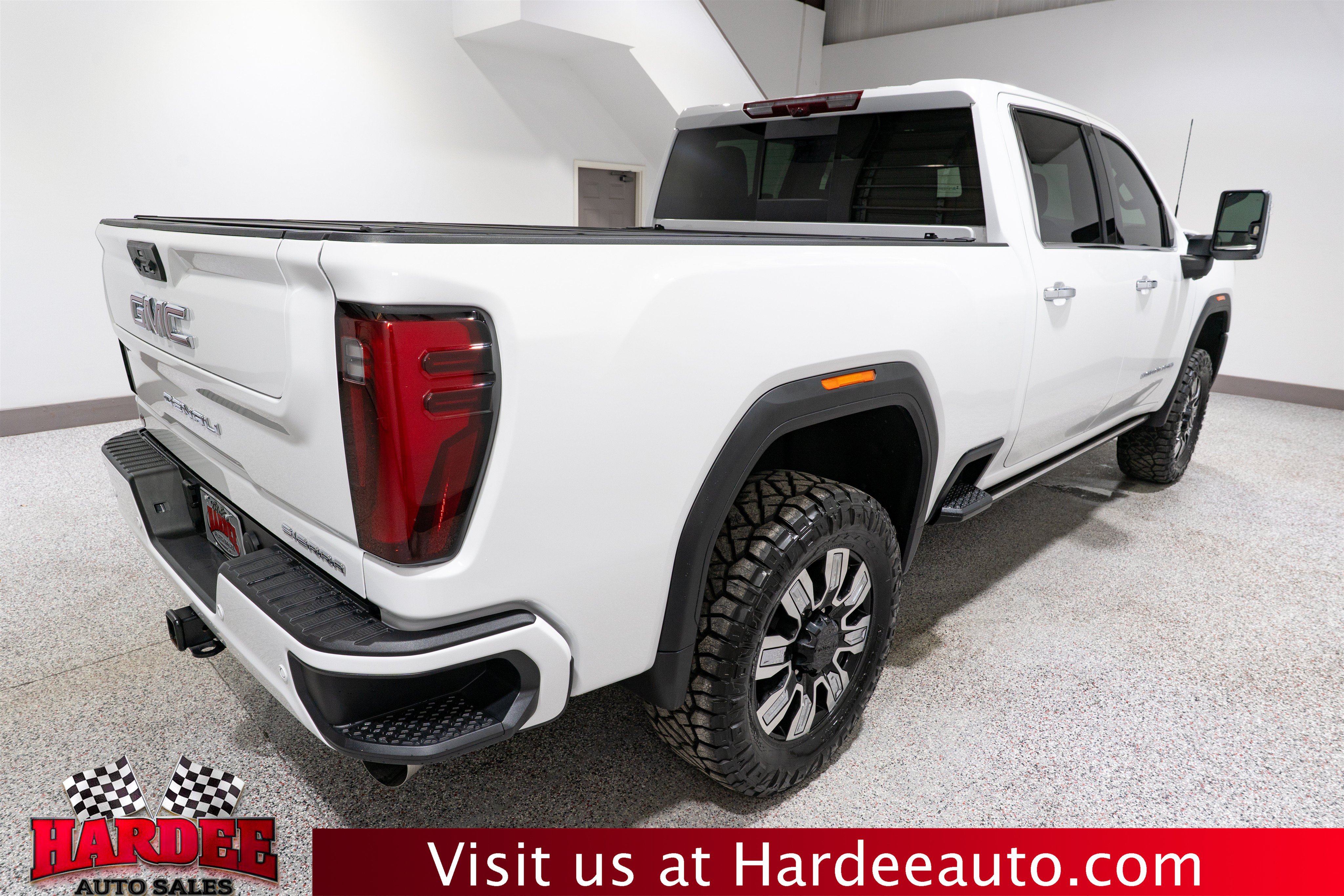 Used 2025 GMC Sierra 2500 Denali w/ Denali Reserve Package AWD/4WD image 5