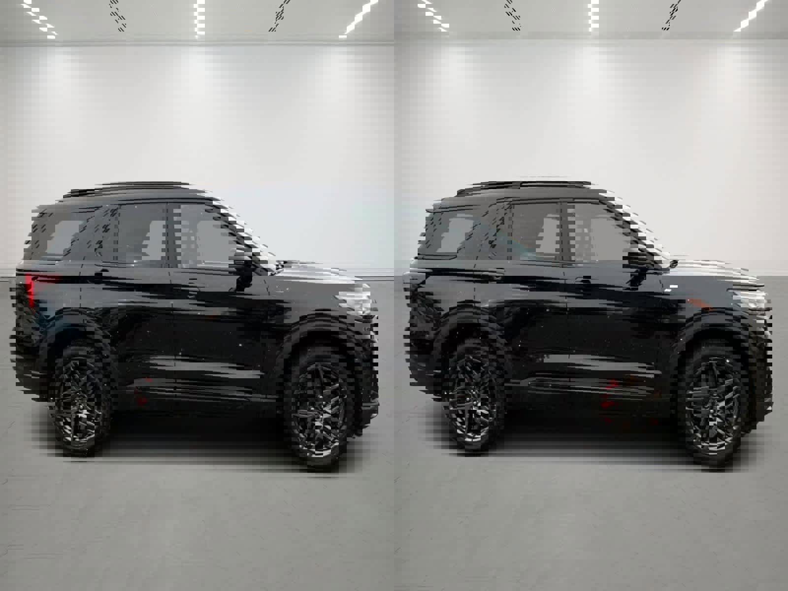 Used 2025 Ford Explorer ST-Line w/ ST-Line Street Pack image 5