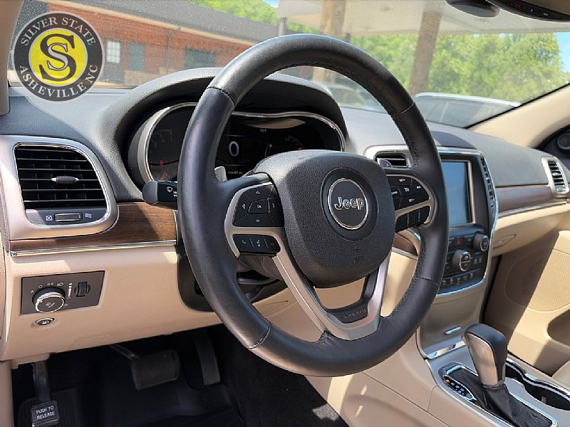 Used 2017 Jeep Grand Cherokee Limited AWD/4WD image 22