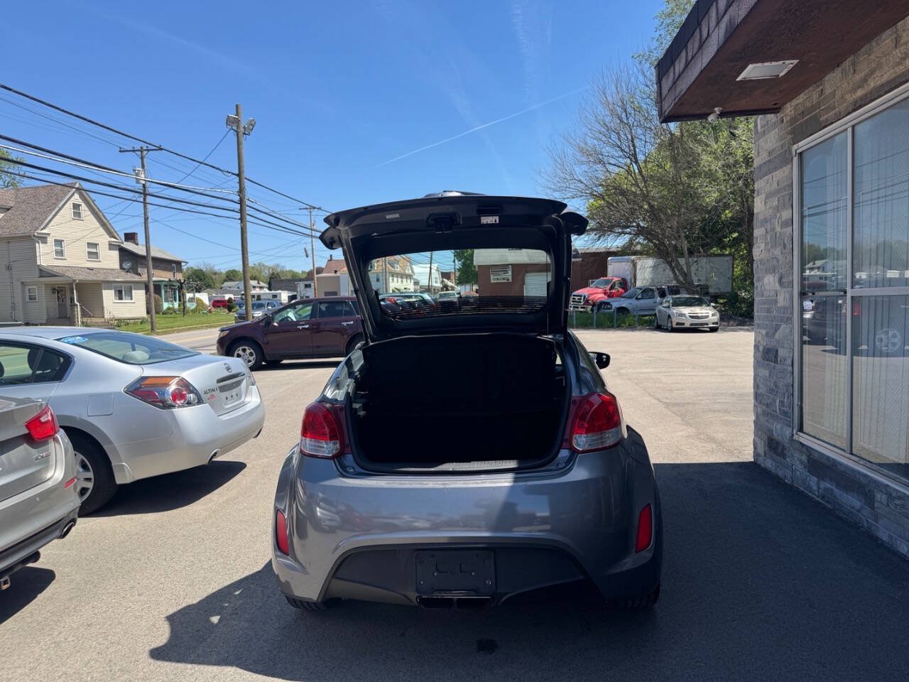 Used 2017 Hyundai Veloster FWD image 13