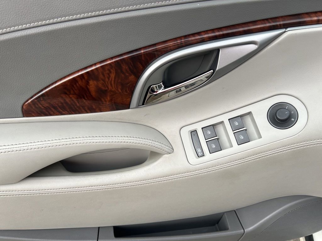 Used 2011 Buick LaCrosse CXL image 11