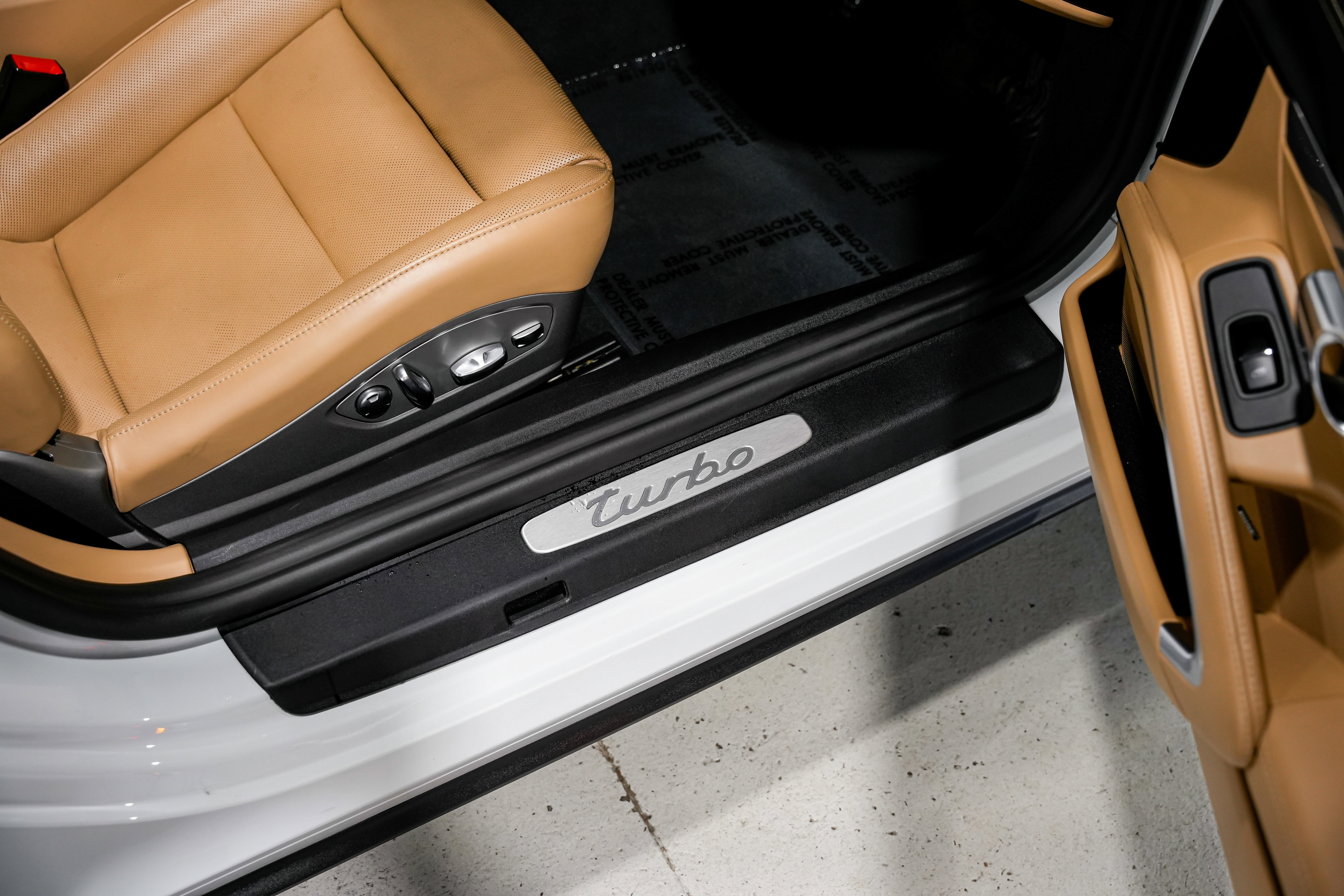 Used 2018 Porsche 911 Turbo image 28