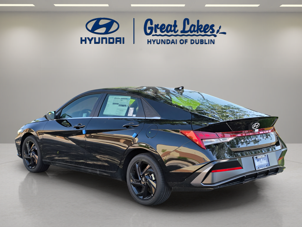 New 2026 Hyundai Elantra SEL Sport Premium FWD image 3