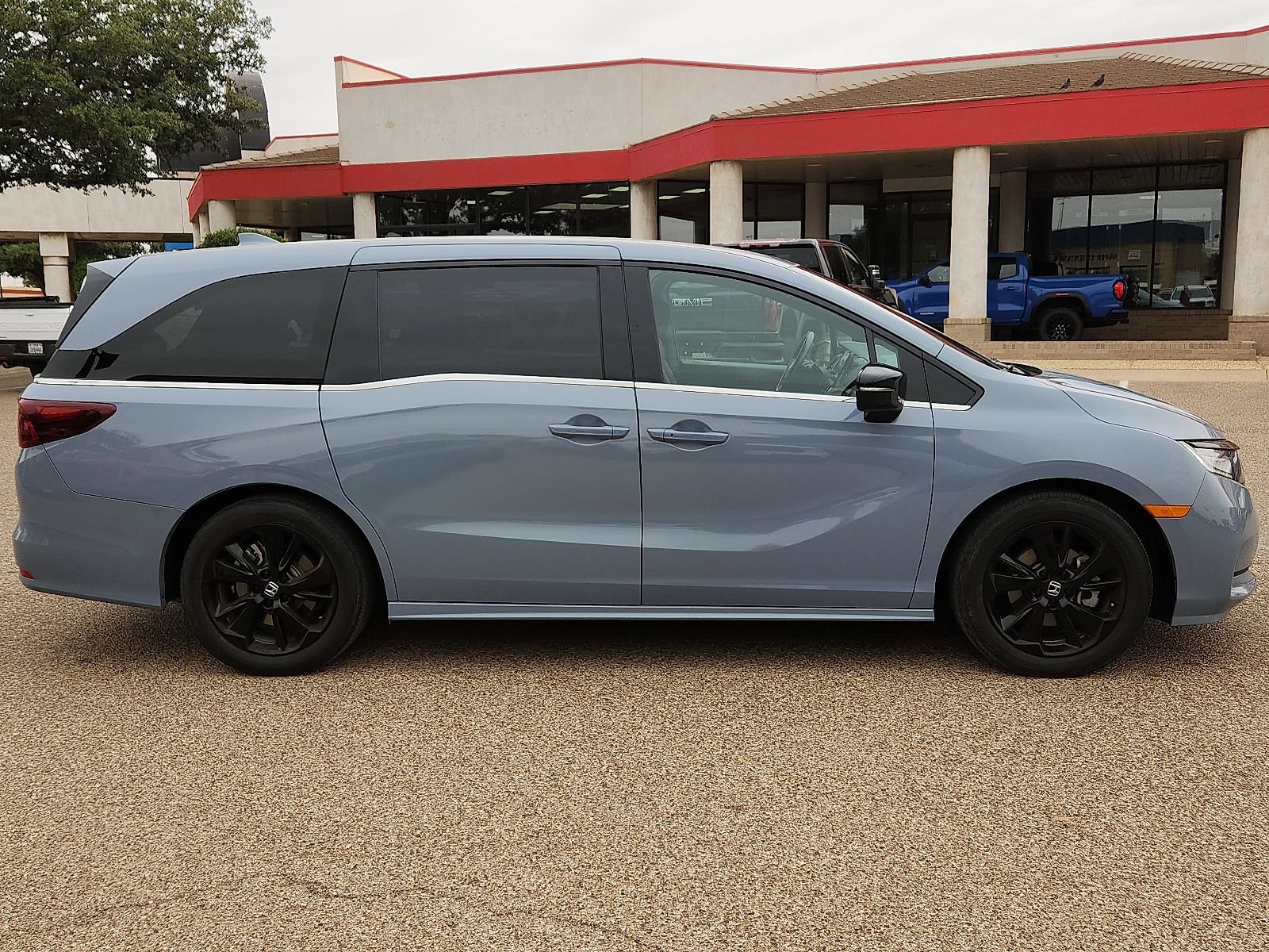 Used 2023 Honda Odyssey Sport image 5