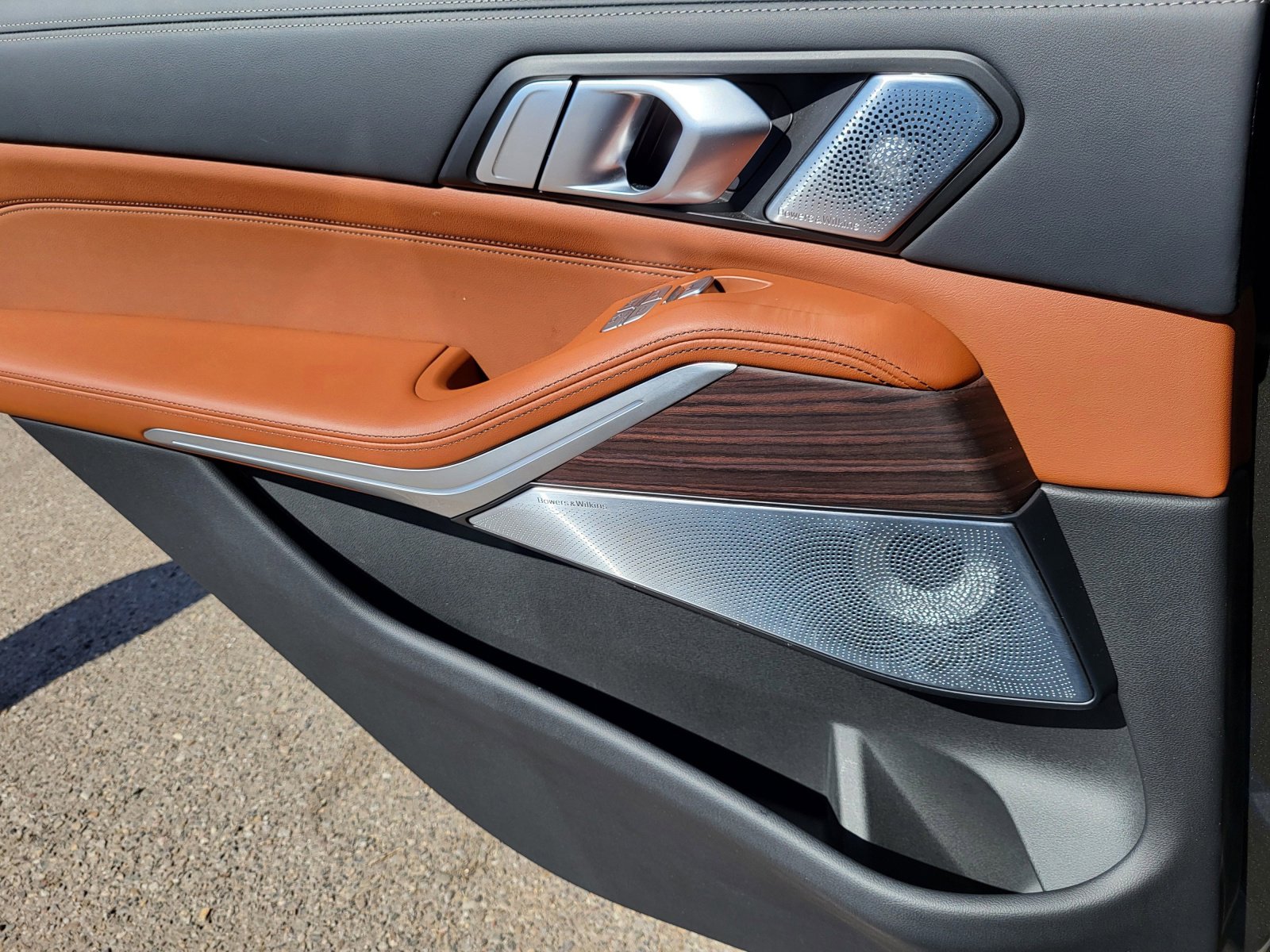 Used 2025 BMW X7 M60i image 24