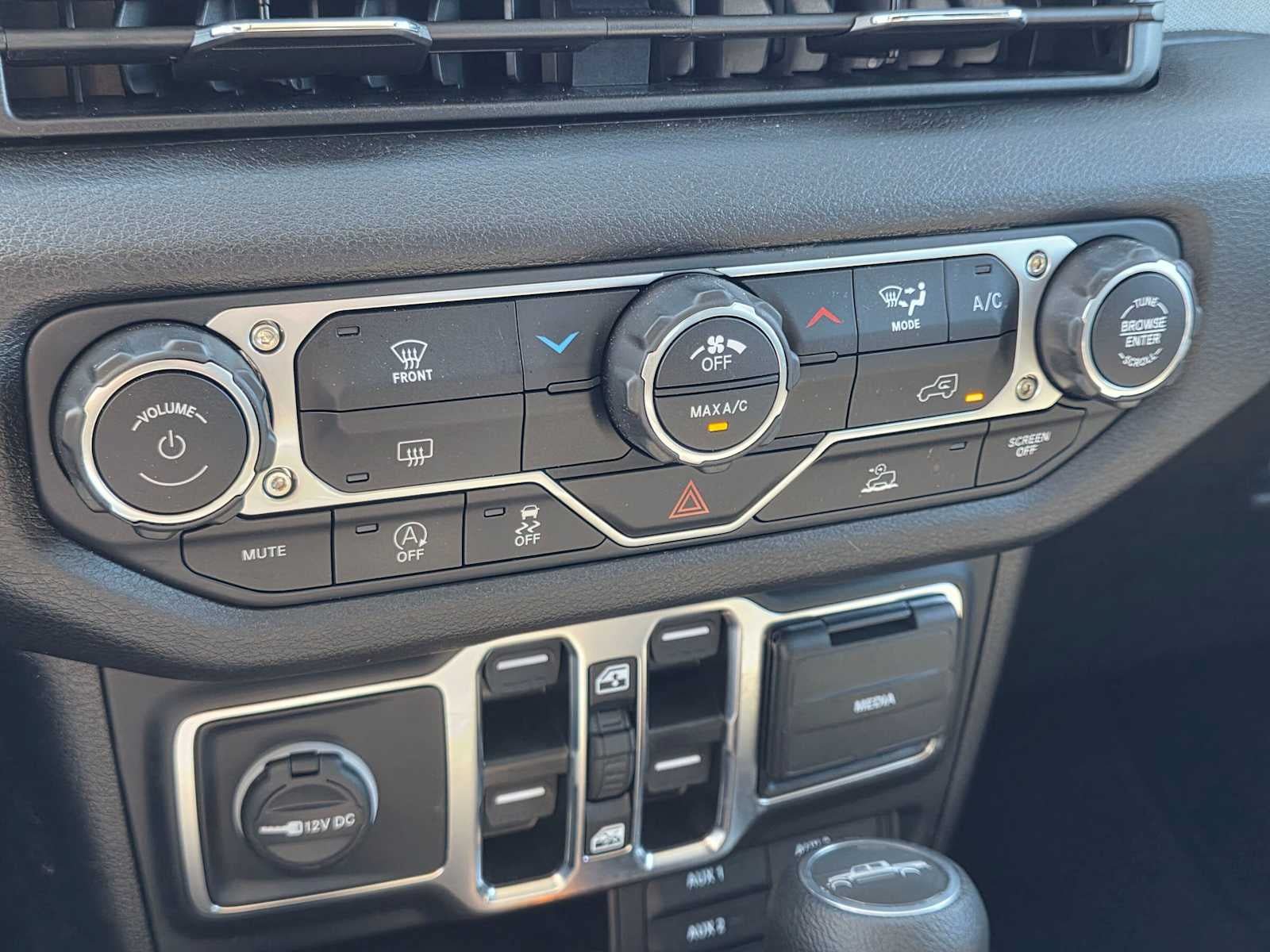 Used 2025 Jeep Gladiator Sport AWD/4WD image 29