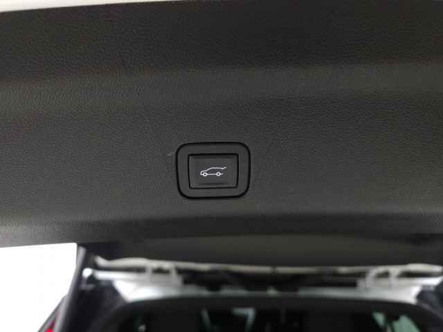 Certified 2024 Cadillac Escalade ESV Premium Luxury Platinum w/ LPO, Floor Liner Package AWD/4WD image 10