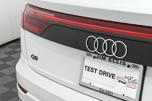 New 2025 Audi Q8 Premium image 24