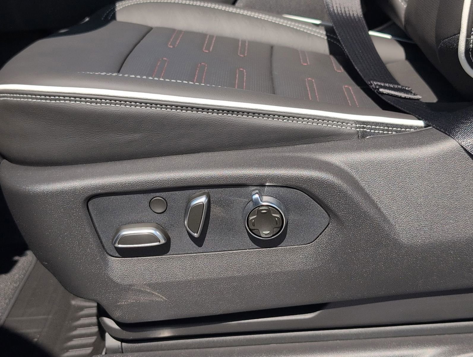 New 2026 GMC Sierra 1500 AT4X image 14
