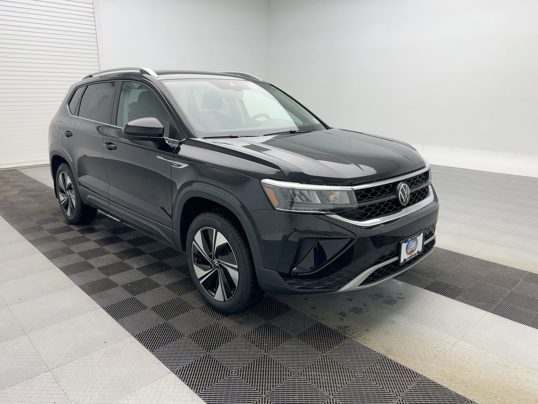 Used 2024 Volkswagen Taos SE image 7