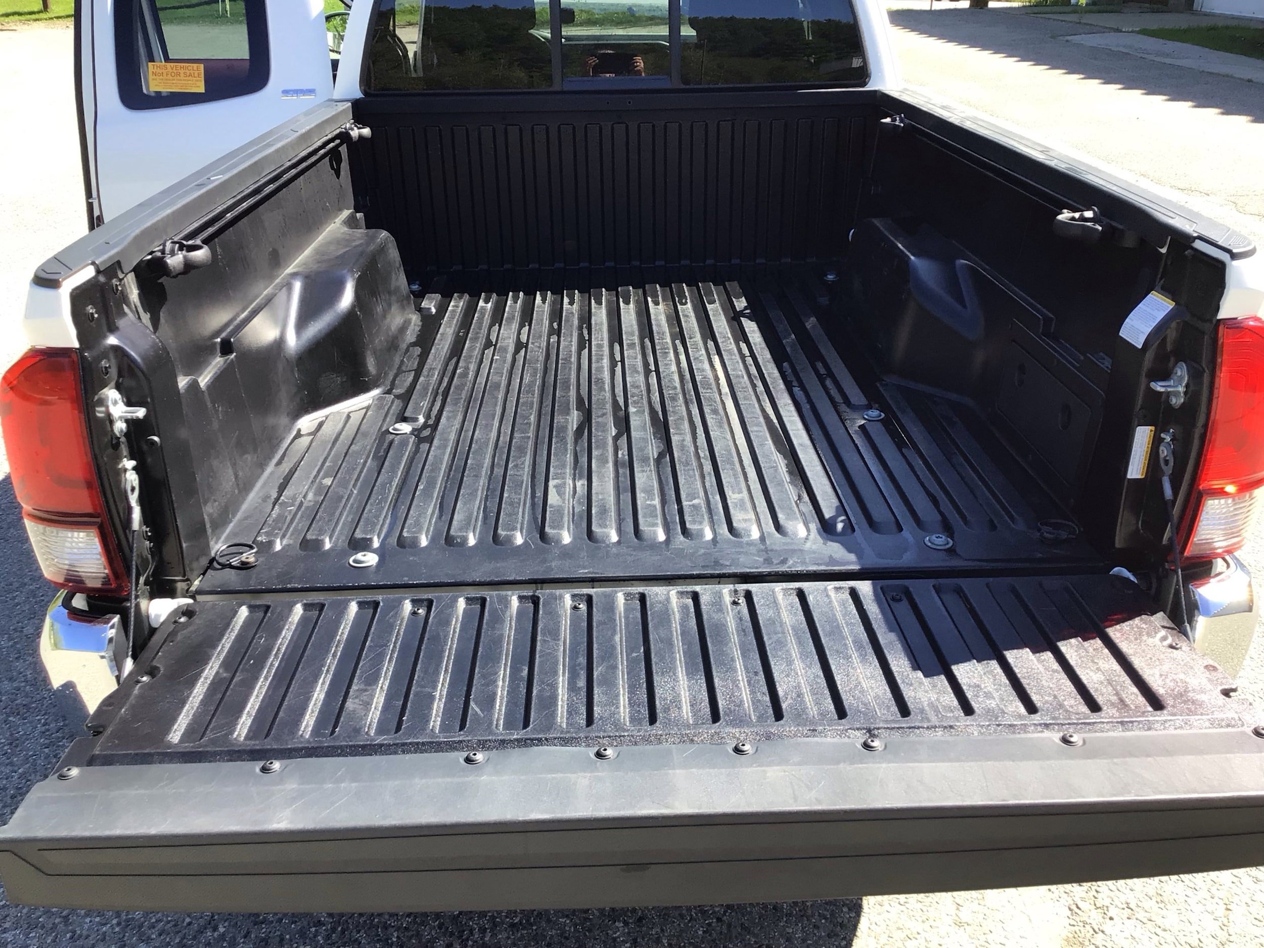Used 2023 Toyota Tacoma SR5 RWD image 13