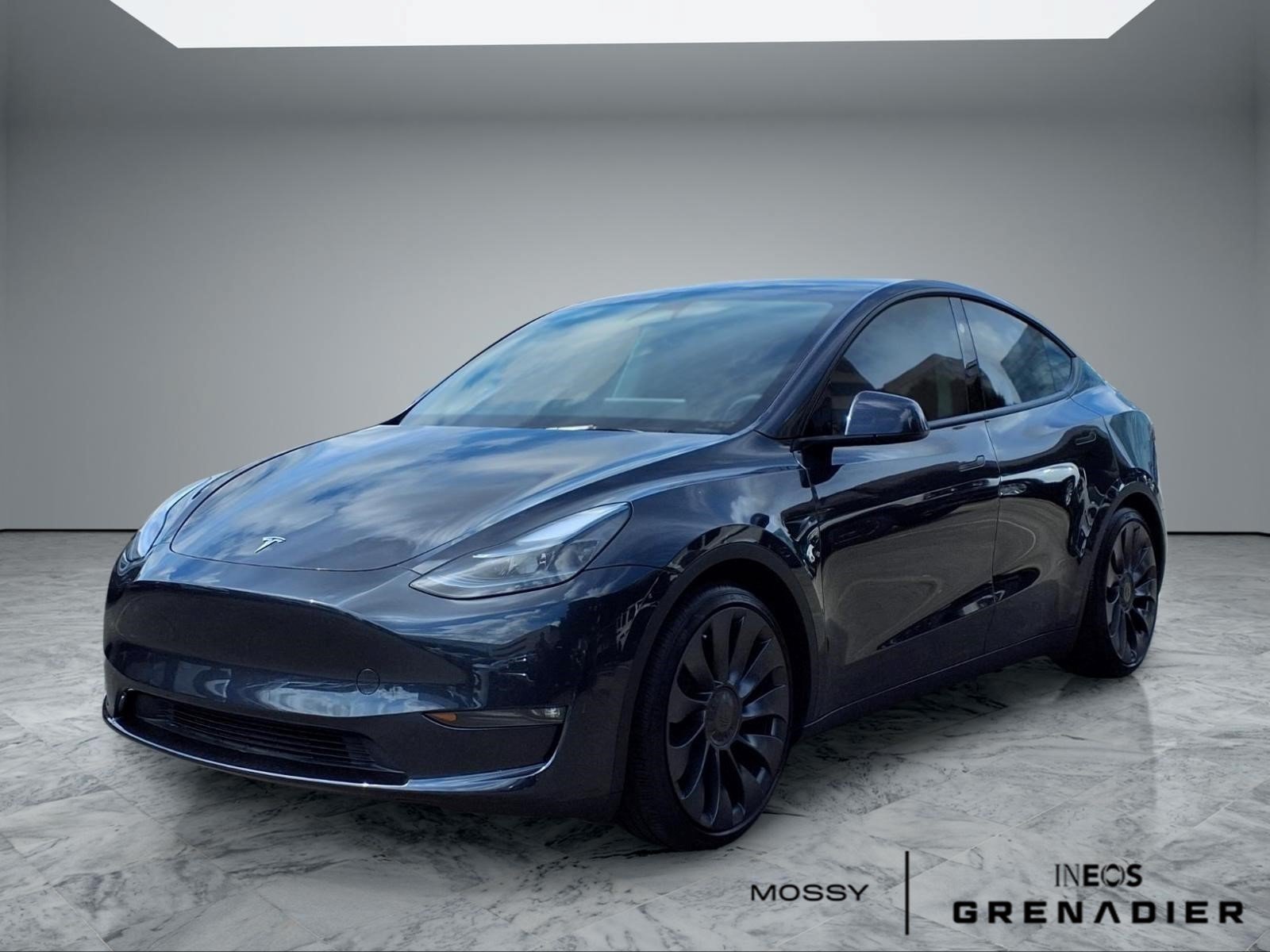 Used 2025 Tesla Model Y Performance AWD/4WD image 4