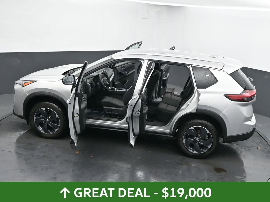 Used 2024 Nissan Rogue SV image 65