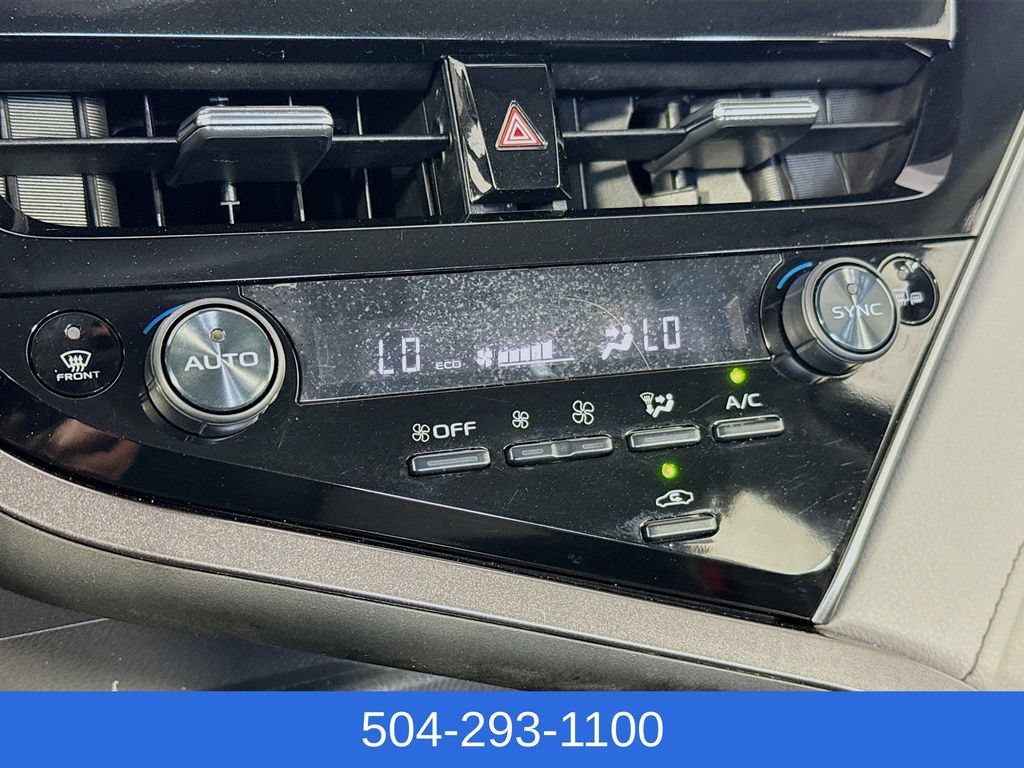 Used 2023 Toyota Camry SE FWD image 17