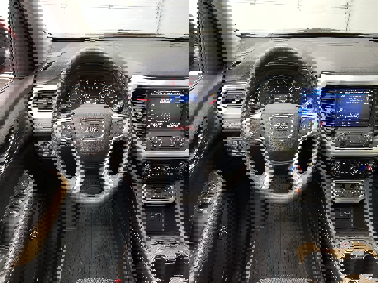 Certified 2023 GMC Acadia SLE w/ Driver Convenience Package image 15