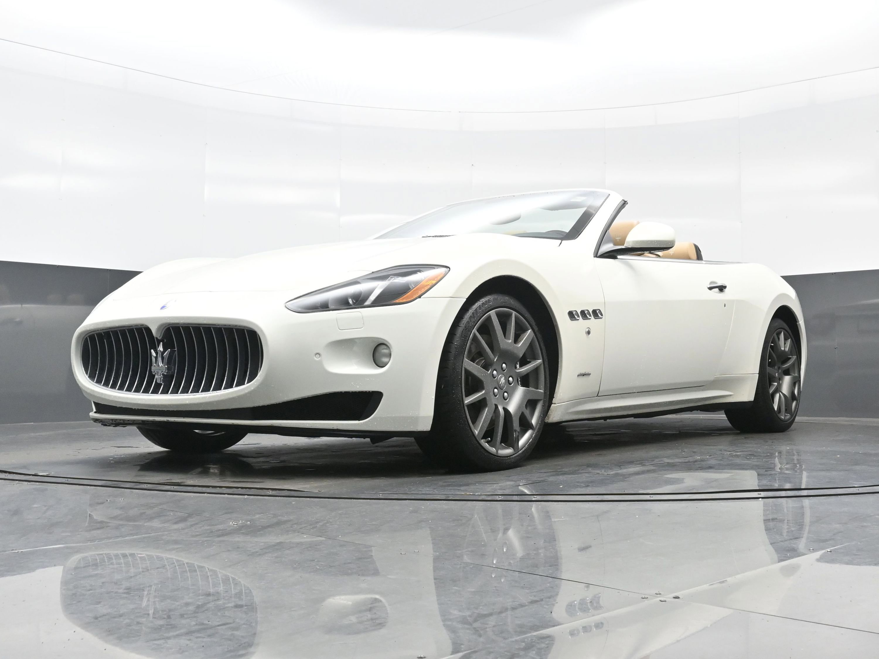Used 2013 Maserati GranTurismo Sport image 19