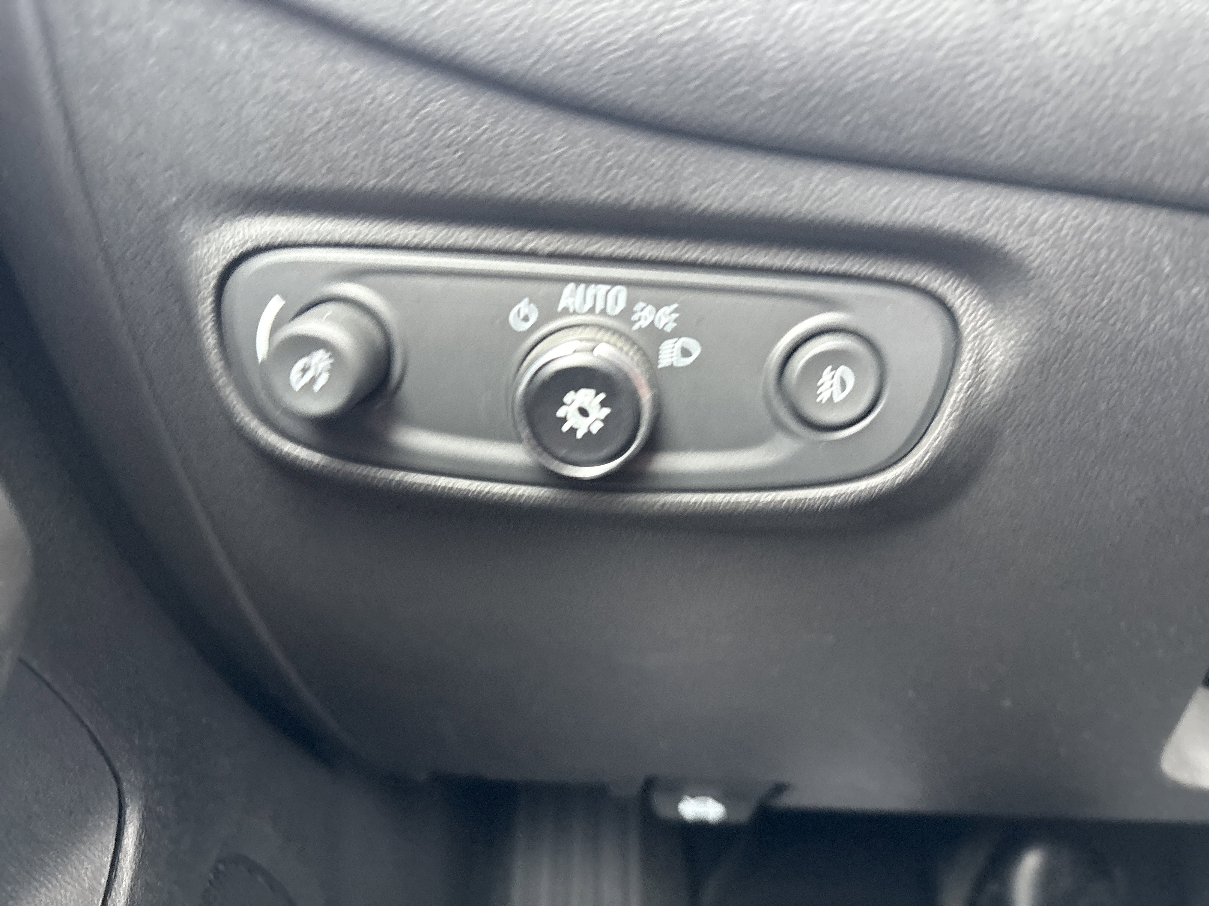 Used 2021 Chevrolet Equinox LT image 29