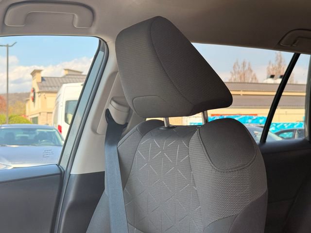 Used 2021 Toyota RAV4 XLE image 26