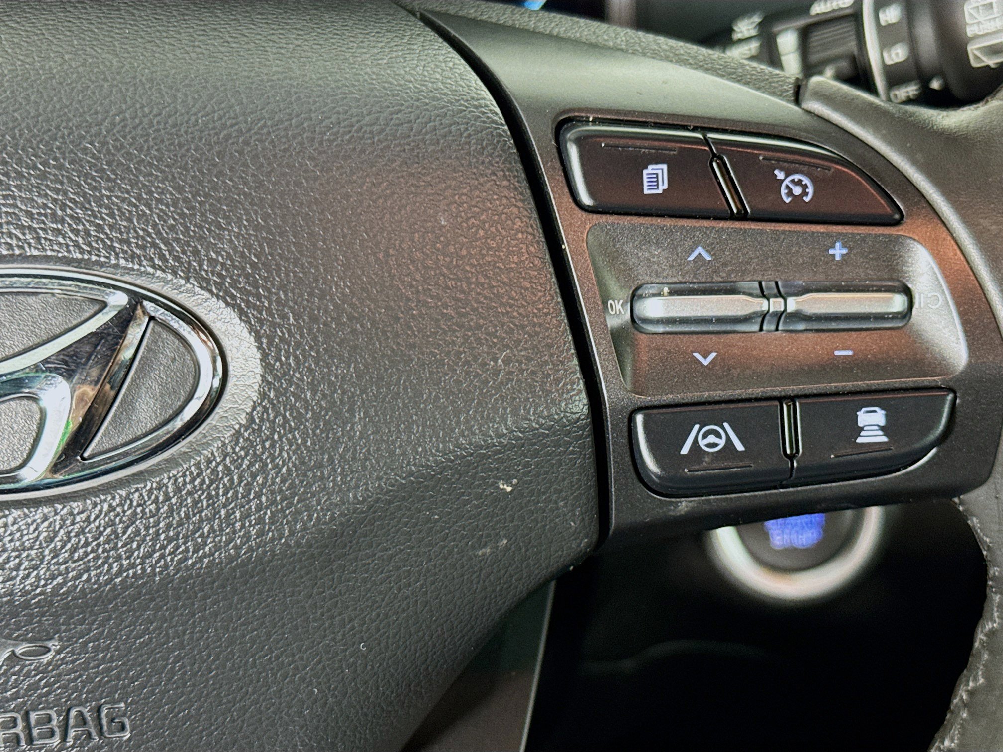 Used 2022 Hyundai Kona Limited image 14