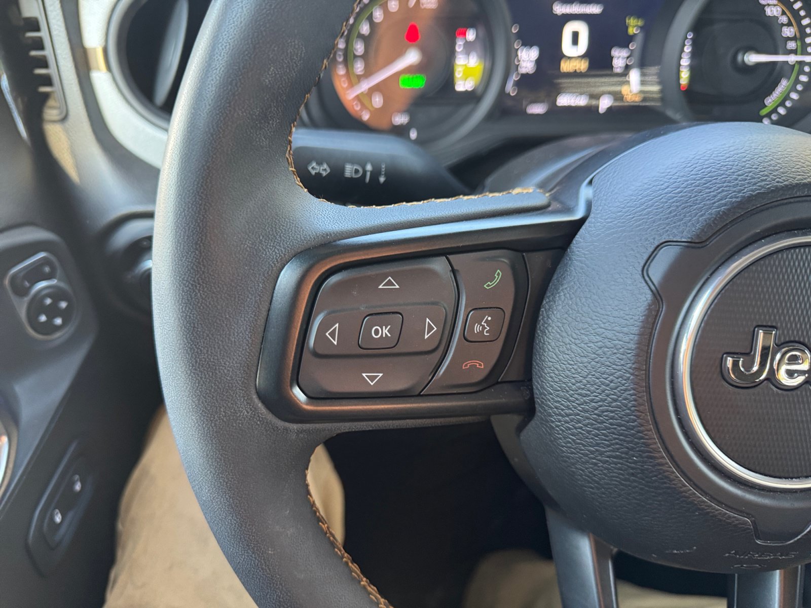 Used 2024 Jeep Wrangler Unlimited AWD/4WD image 25