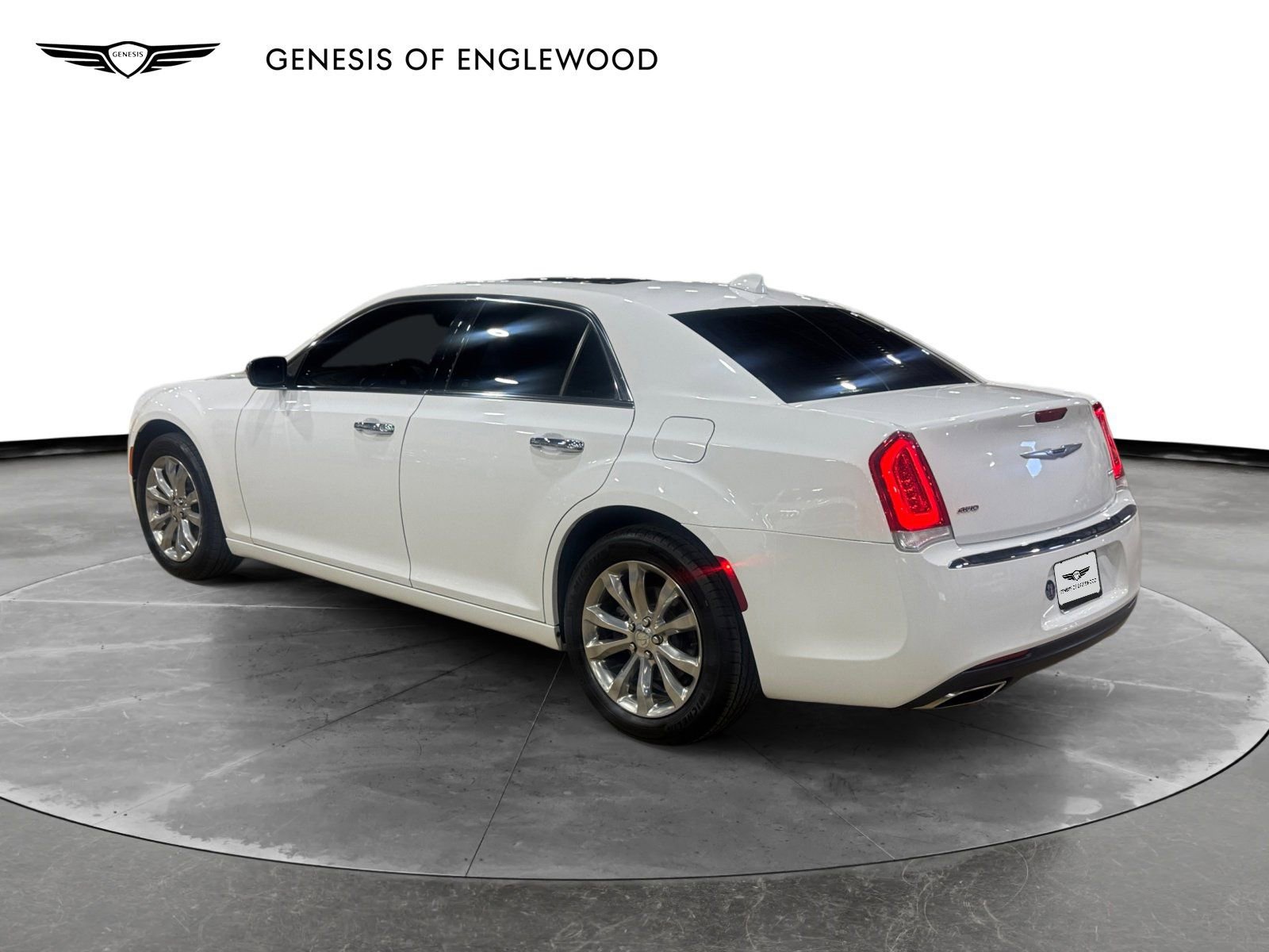 Used 2019 Chrysler 300 Limited w/ Light Group image 12