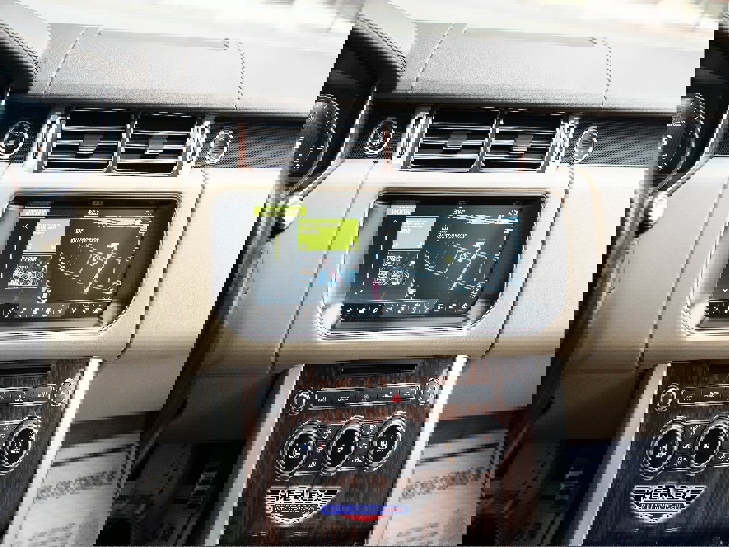 Used 2017 Land Rover Range Rover Supercharged image 32