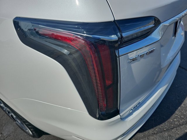 Used 2025 Cadillac XT6 Sport w/ LPO, Floor Liner Package image 37