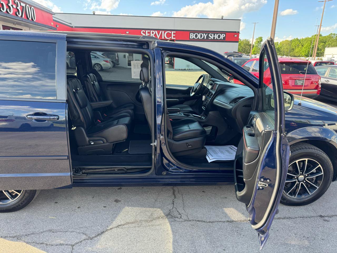Used 2016 Dodge Grand Caravan R/T FWD image 11