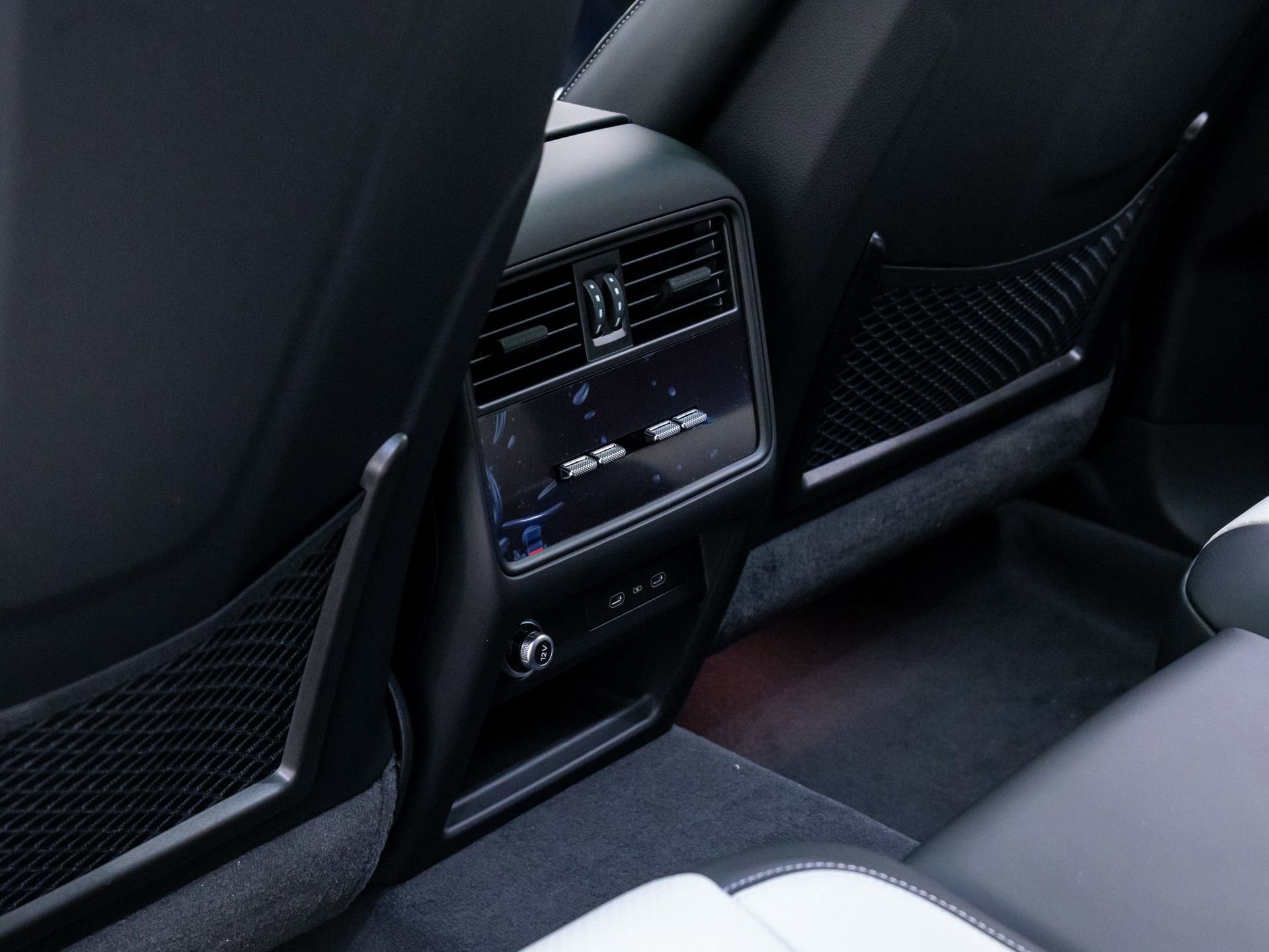 New 2026 Porsche Cayenne Coupe AWD/4WD image 19