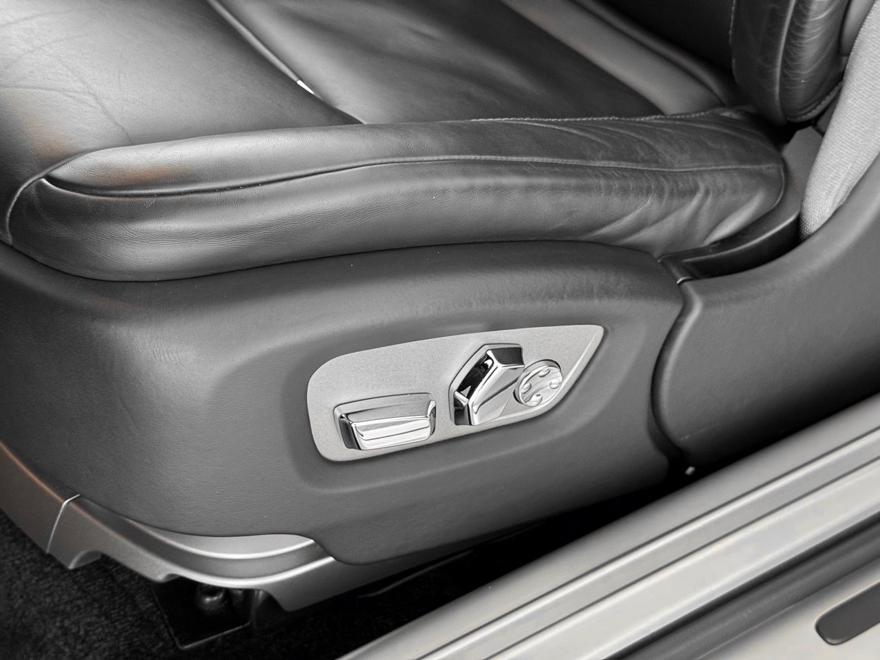 Used 2016 Rolls-Royce Dawn RWD image 18