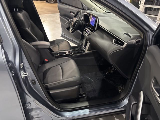 Used 2025 Toyota Corolla Cross XLE w/ Convenience Package AWD/4WD image 38