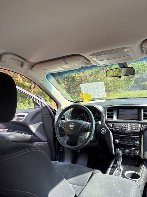 Used 2013 Nissan Pathfinder SV image 27