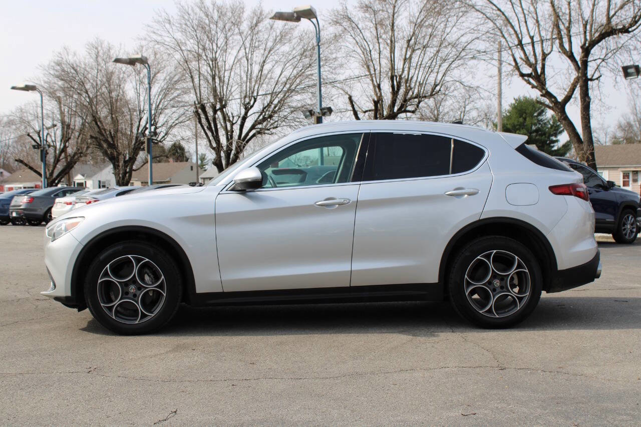 Used 2018 Alfa Romeo Stelvio Sport w/ Cold Weather Package image 3