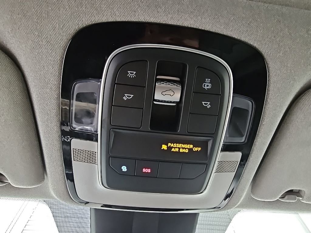 Used 2022 Hyundai Santa Fe Limited image 22