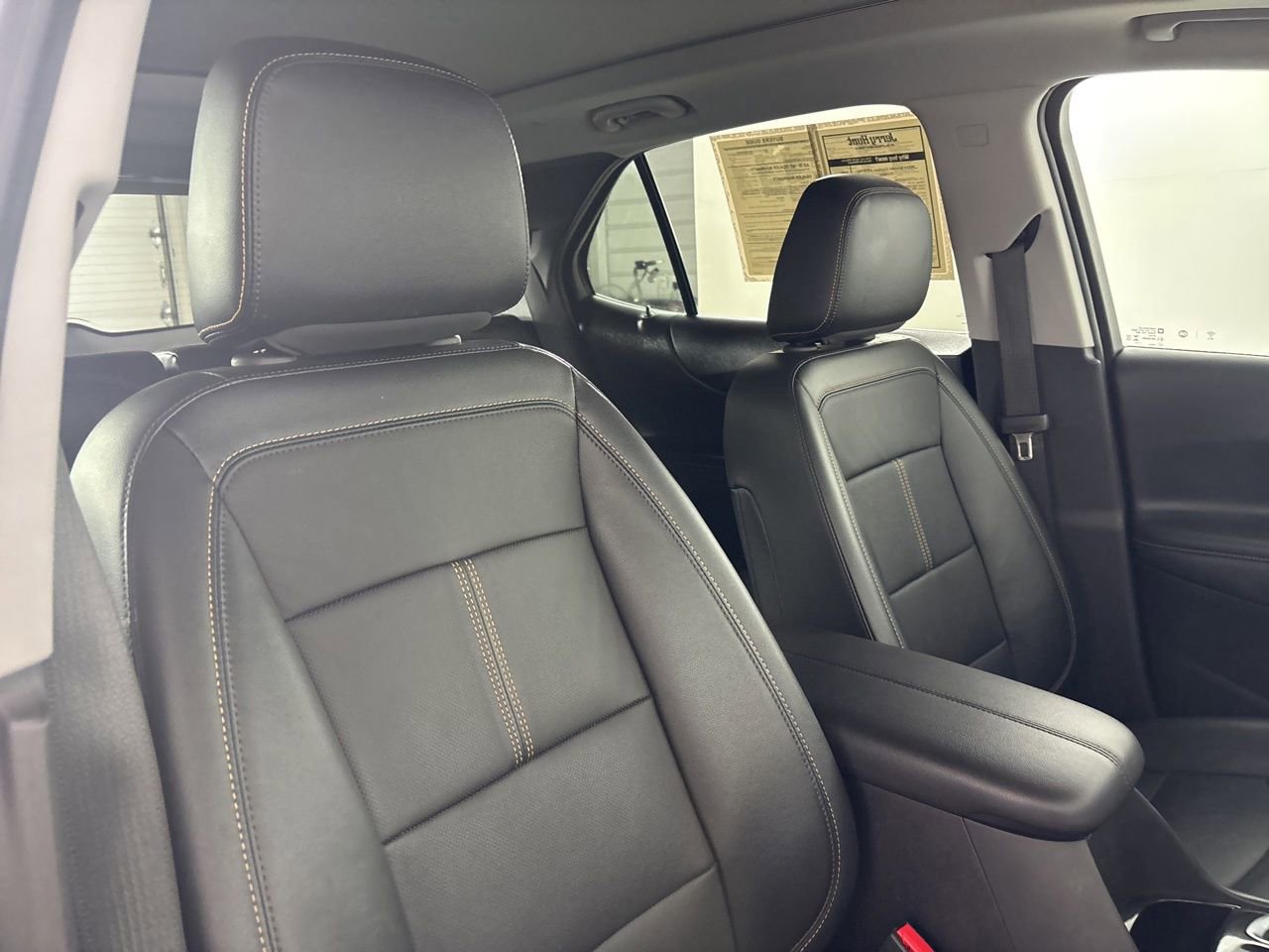 Used 2023 Chevrolet Equinox Premier image 28