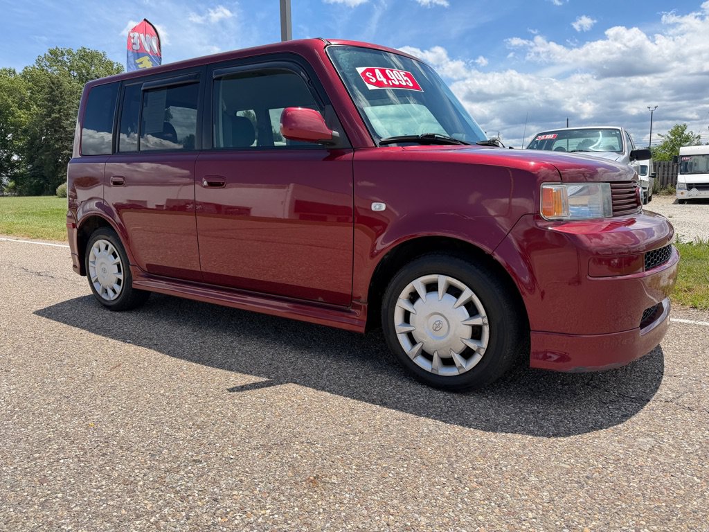 Used 2006 Scion xB FWD image 1