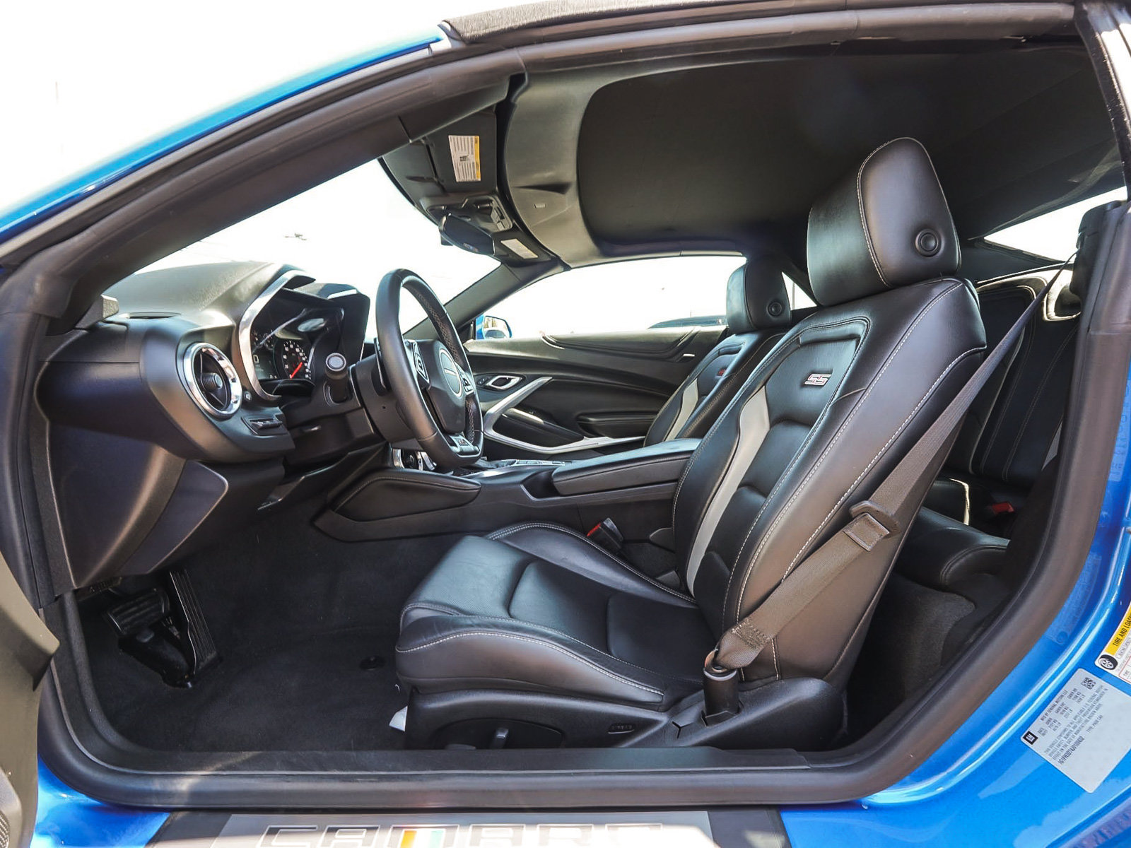Used 2018 Chevrolet Camaro SS RWD image 42