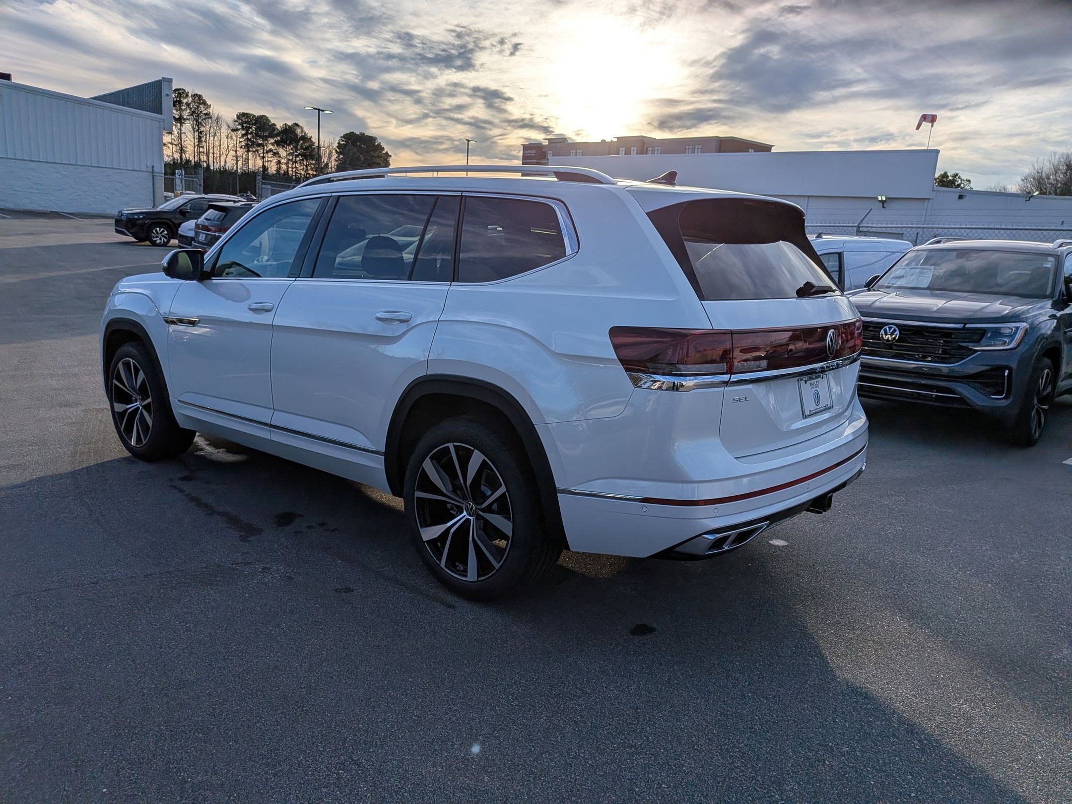 New 2026 Volkswagen Atlas SEL Premium R-Line AWD/4WD image 5