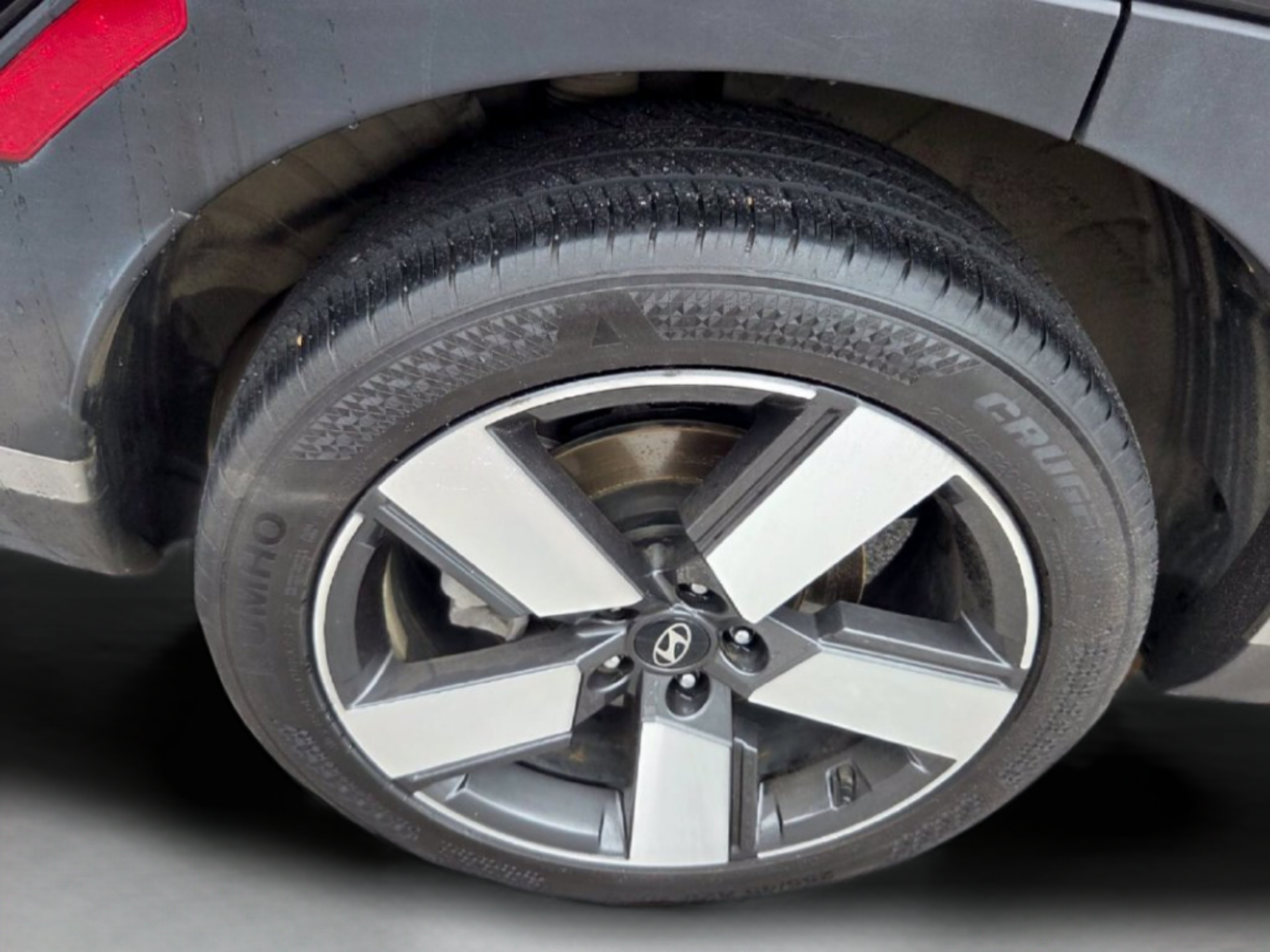 Used 2024 Hyundai Santa Fe Limited FWD image 18