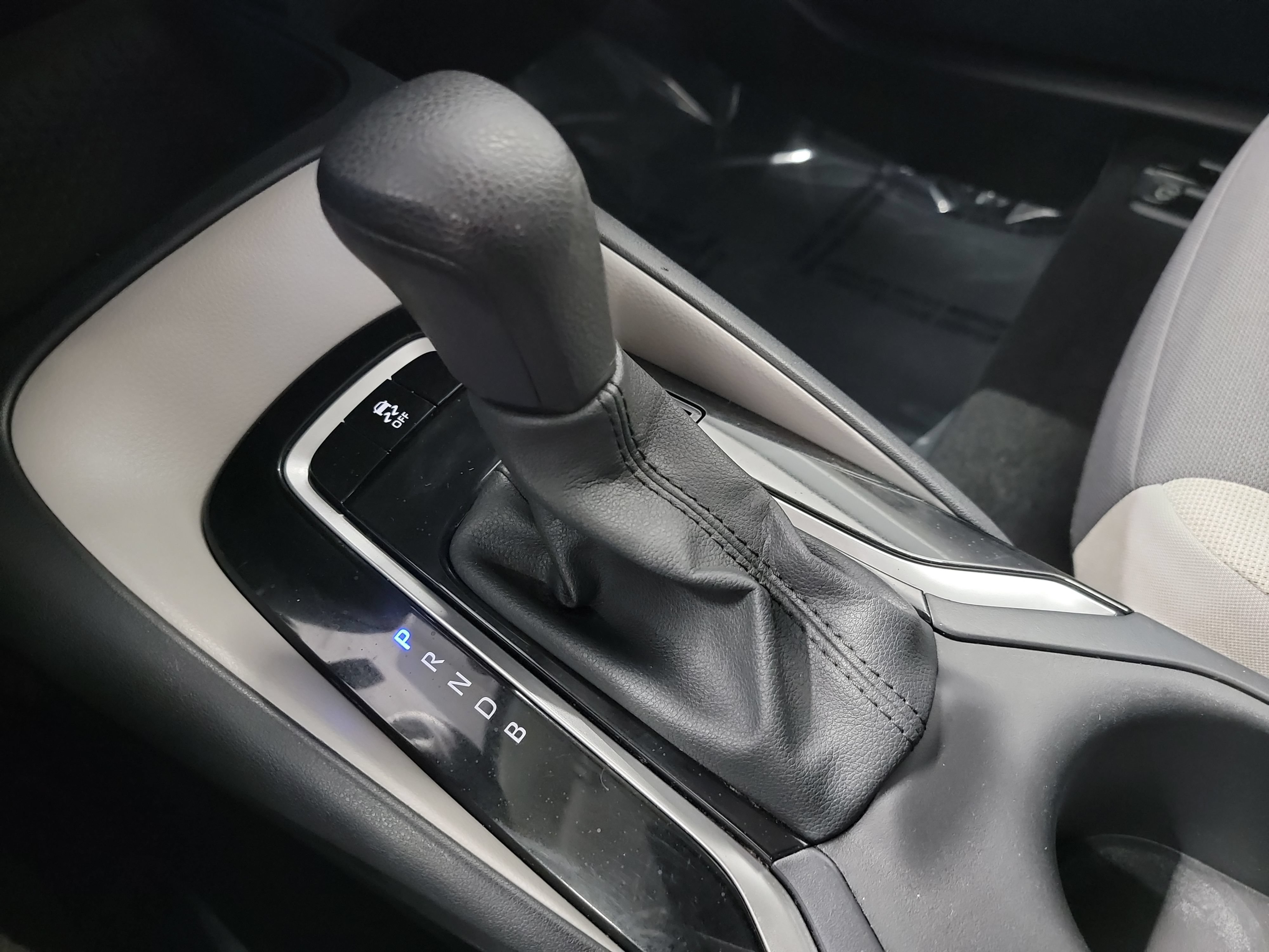 Used 2024 Toyota Corolla LE FWD image 32