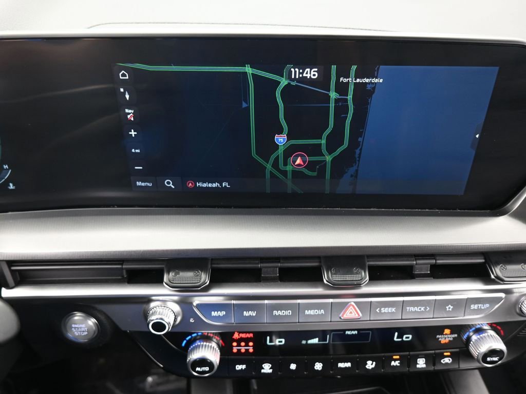 Used 2025 Kia Telluride LX FWD image 19
