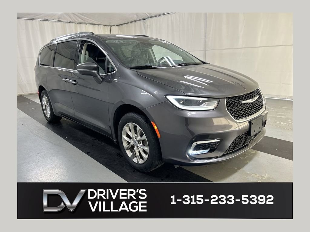 Used 2021 Chrysler Pacifica Touring-L image 1