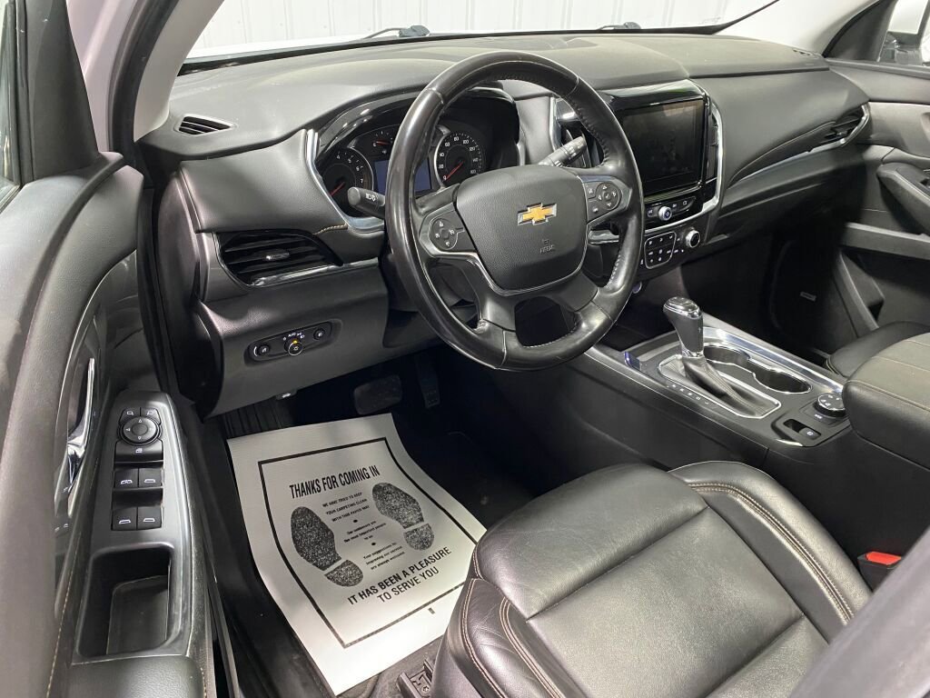 Used 2018 Chevrolet Traverse LT image 2