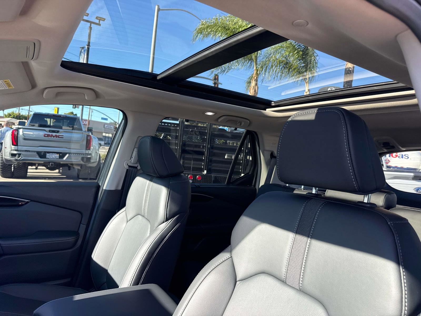 Used 2025 Honda Pilot Touring image 26