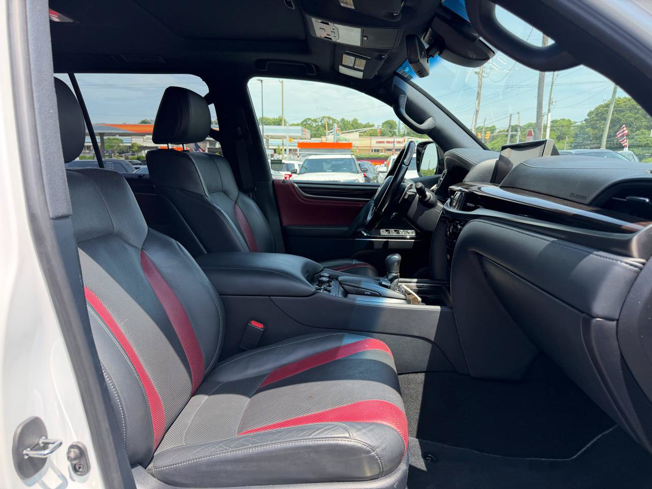 Used 2021 Lexus LX 570 4WD w/ Inspiration Series #2 image 24