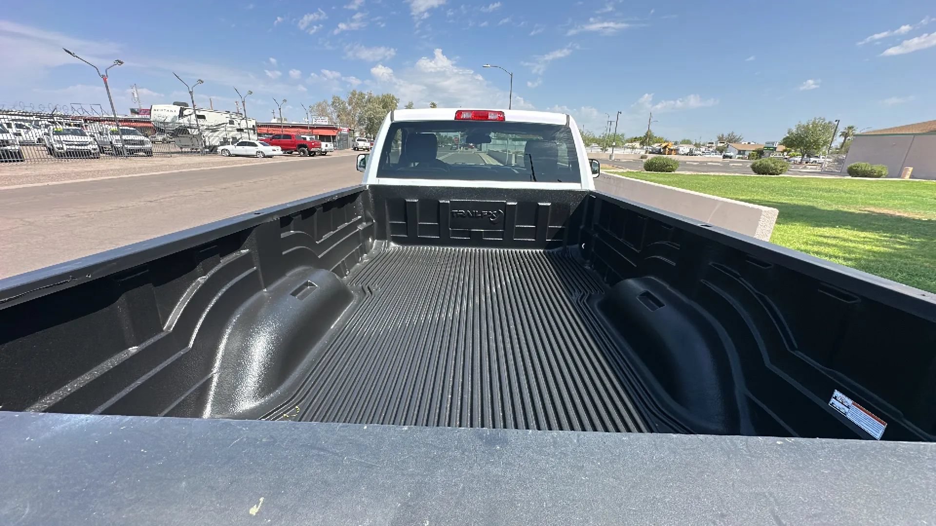 Used 2018 RAM 2500 Tradesman w/ Chrome Appearance Group RWD image 4