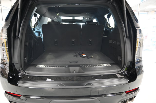 New 2026 Chevrolet Suburban RST w/ RST Capability Package AWD/4WD image 30