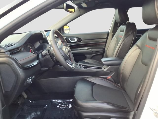 Used 2025 Jeep Compass Trailhawk AWD/4WD image 11