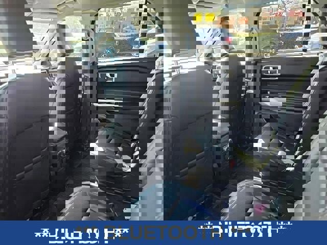 Used 2022 Ford Explorer XLT w/ Equipment Group 202A image 7