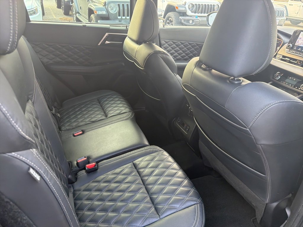 Used 2023 Mitsubishi Outlander SEL image 26